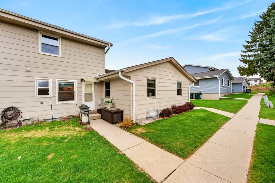 1816 Miller St, West Bend, WI 53095 - #2