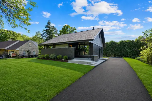 7470 N Navajo Rd, Fox Point, WI 53217