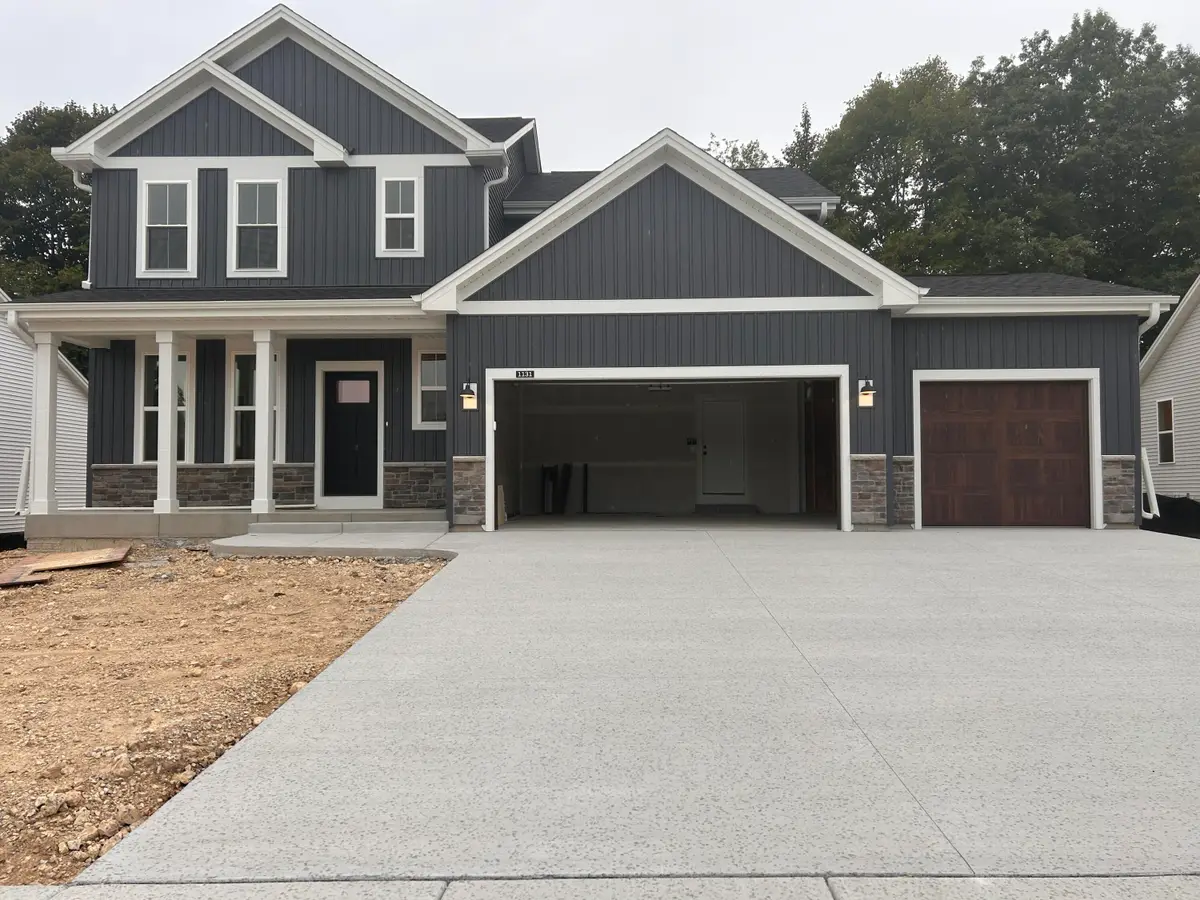 1131 Mount Vernon Dr, Hartford, WI 53027 - #1
