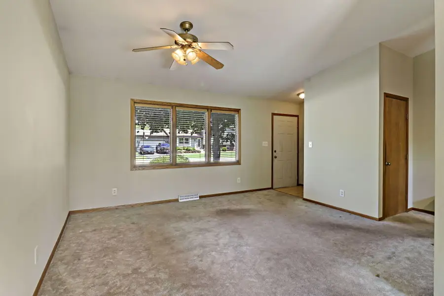 5609 Riviera Dr, Mount Pleasant, WI 53406 - #2