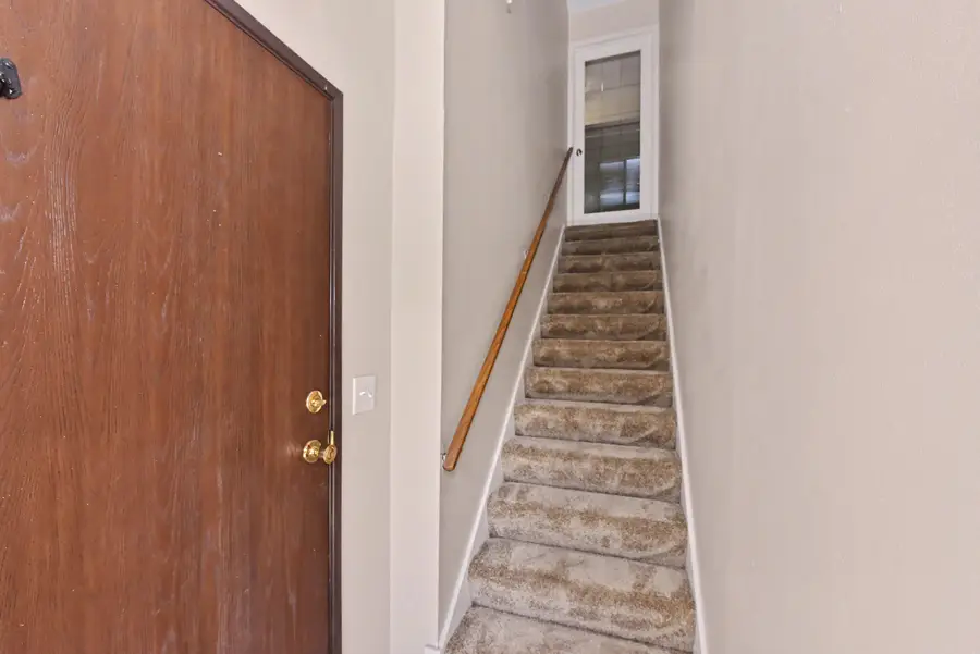 402 Sheffield Rd, Waukesha, WI 53186 - #3