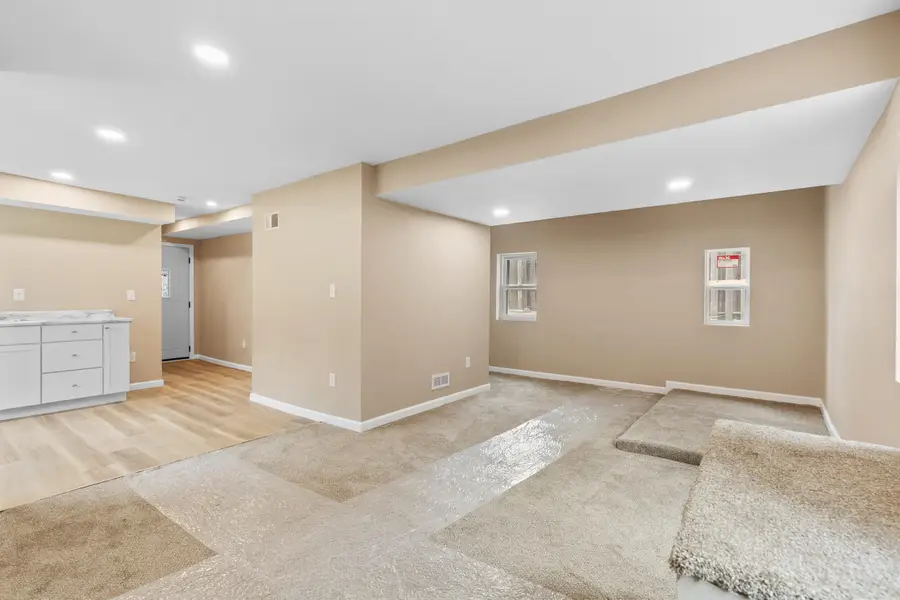 1637 Maple St, South Milwaukee, WI 53172 - #2
