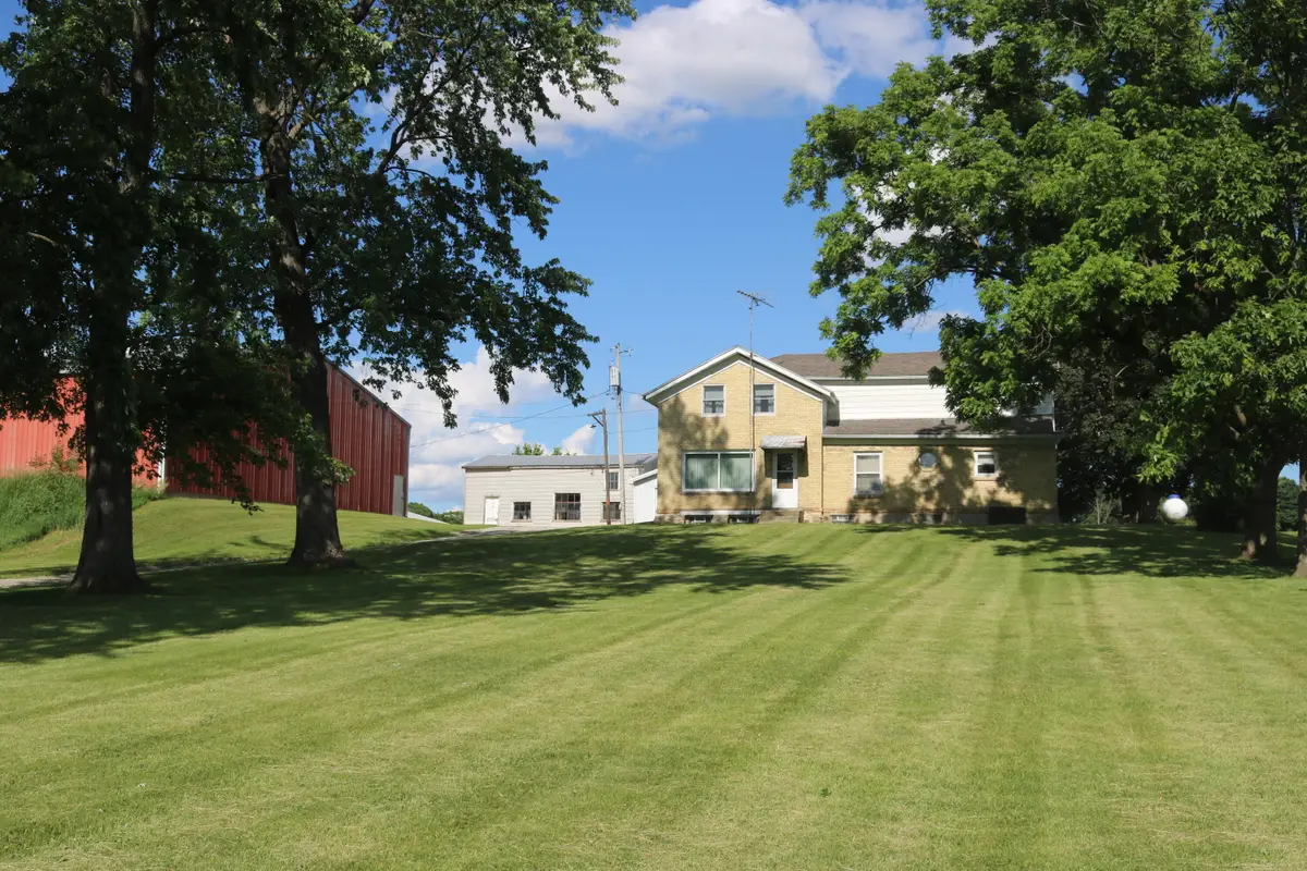 N562 Hancock Rd, Watertown, WI 53098 - #1