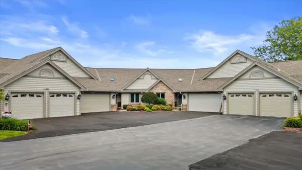 N14W30046 High Ridge Rd, Delafield, WI 53072