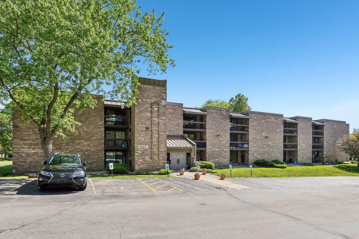 3759 N 88th St, Milwaukee, WI 53222 - #1