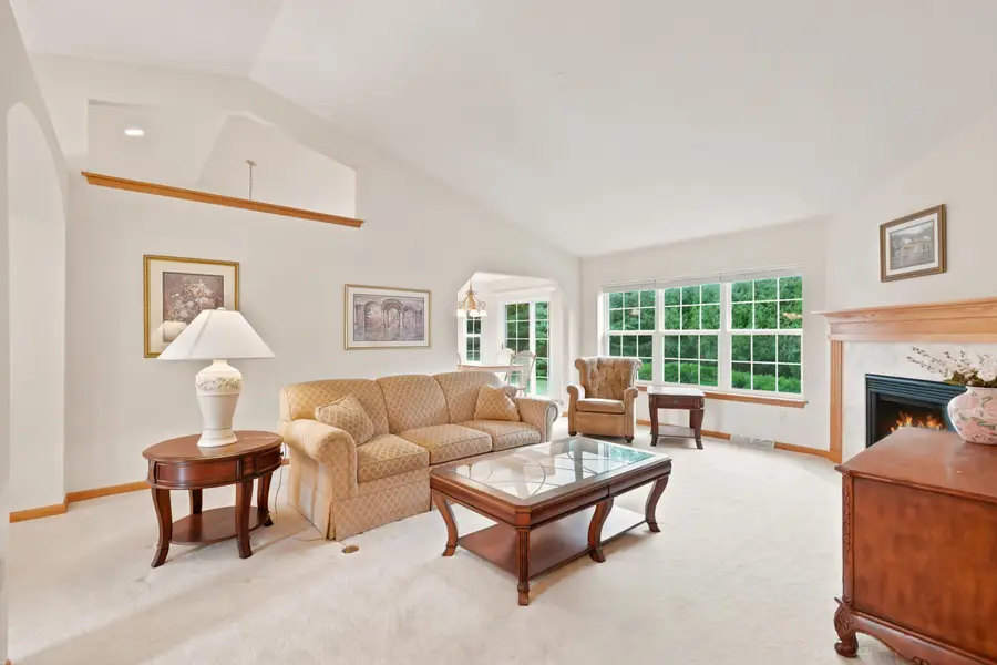 268 Lakeridge Dr, Oconomowoc, WI 53066 - #2