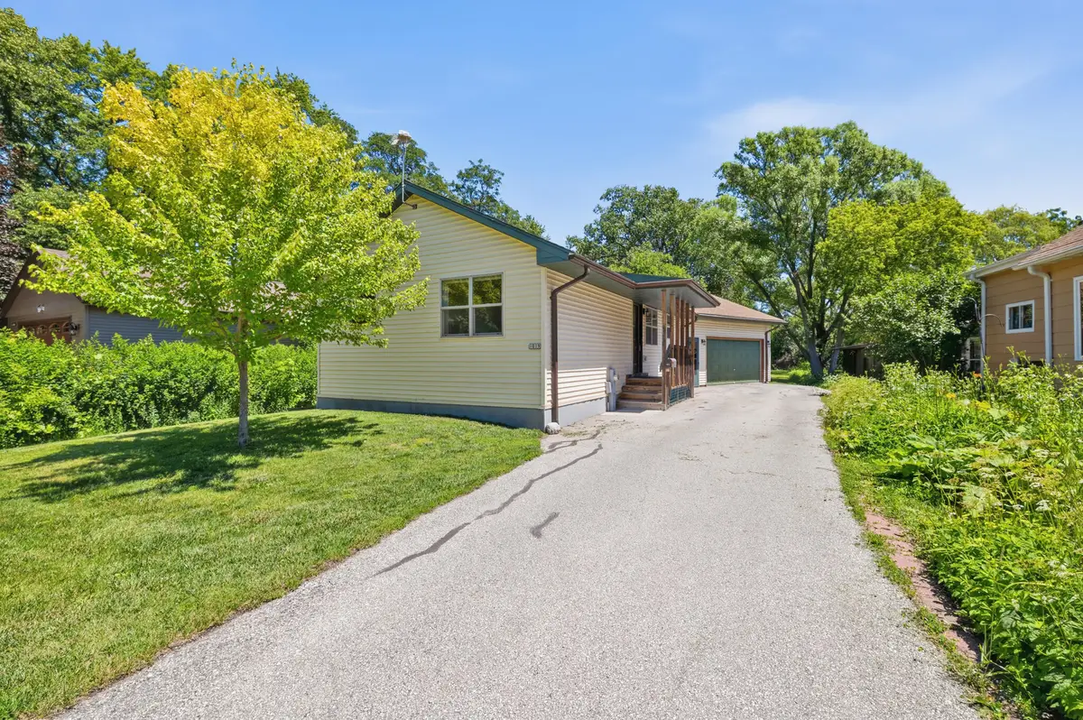 1019 S Sixth St, De Pere, WI 54115 - #1