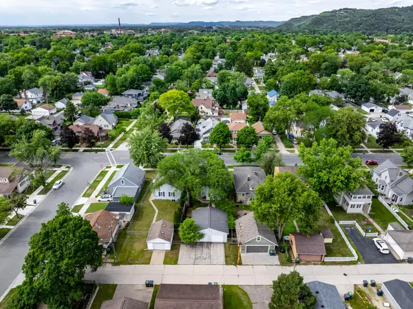 2110 Market St, La Crosse, WI 54601