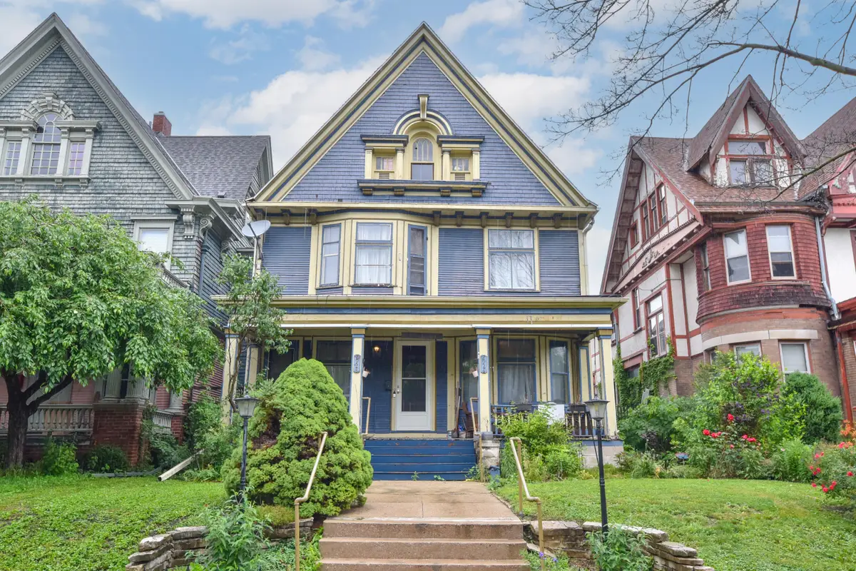 2926 W Mckinley Blvd, Milwaukee, WI 53208 - #1