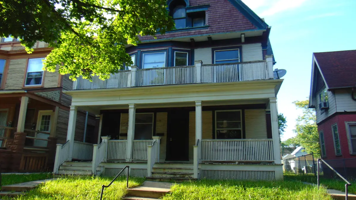 3320 W Saint Paul Ave, Milwaukee, WI 53208 - #1