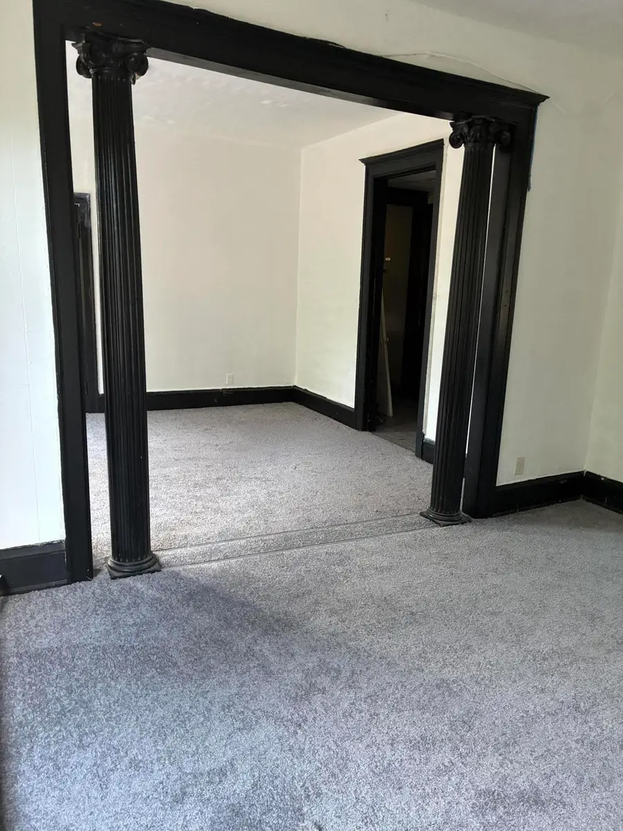 3320 W Saint Paul Ave, Milwaukee, WI 53208 - #3