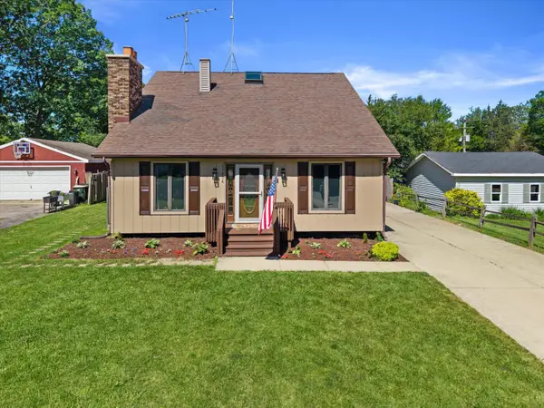 12806 228th Ave, Salem Lakes, WI 53104