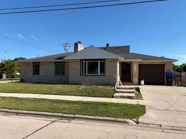 1905 32nd St, Two Rivers, WI 54241