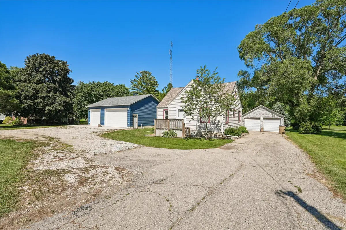 9207 39th Ave, Pleasant Prairie, WI 53142 - #1