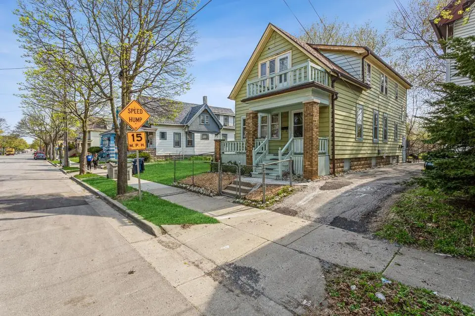 2832 N 12th St, Milwaukee, WI 53206 - #1