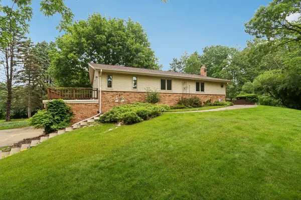 N40W32786 Wildwood Ln, Nashotah, WI 53058