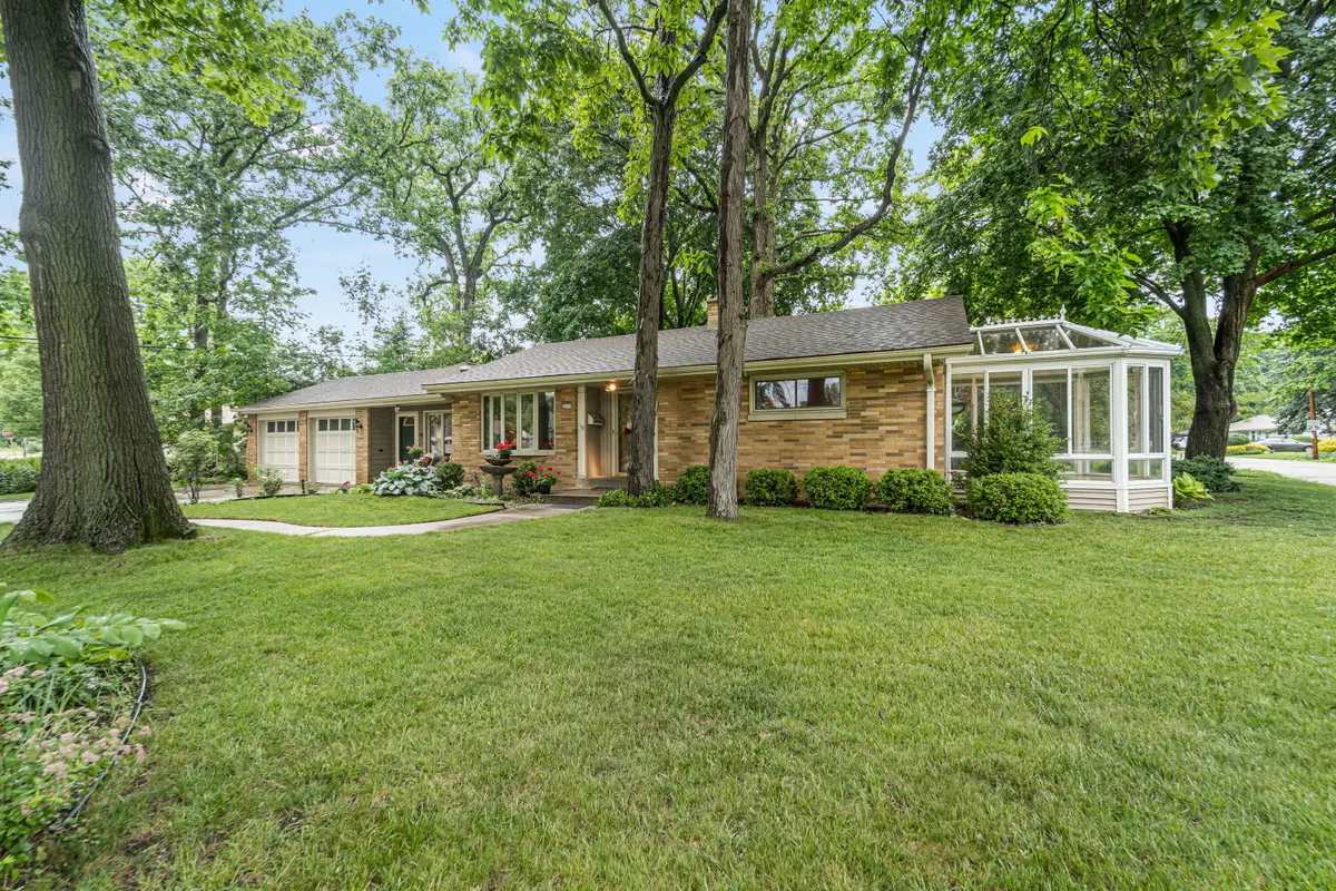 2450 W Wingate Ave, Glendale, WI 53209 - #1