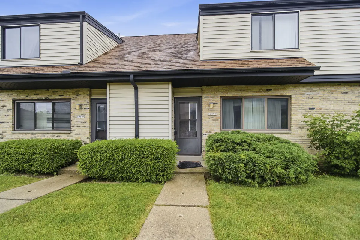 10156 W Kiehnau Ave, Milwaukee, WI 53224 - #1