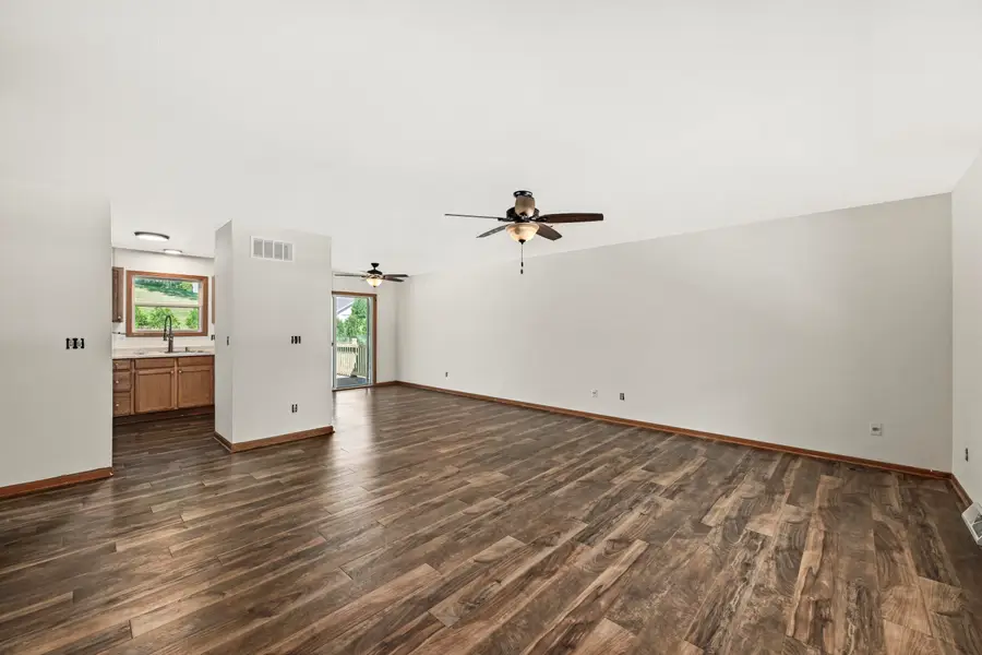 585 Ashley Ave, Port Washington, WI 53074 - #3