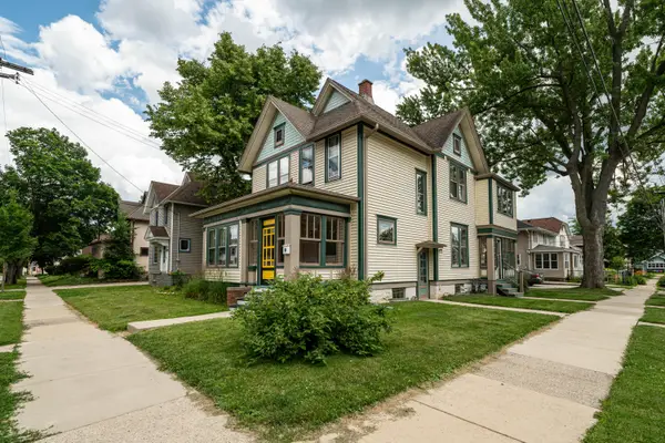 421 Central Ave, Waukesha, WI 53186