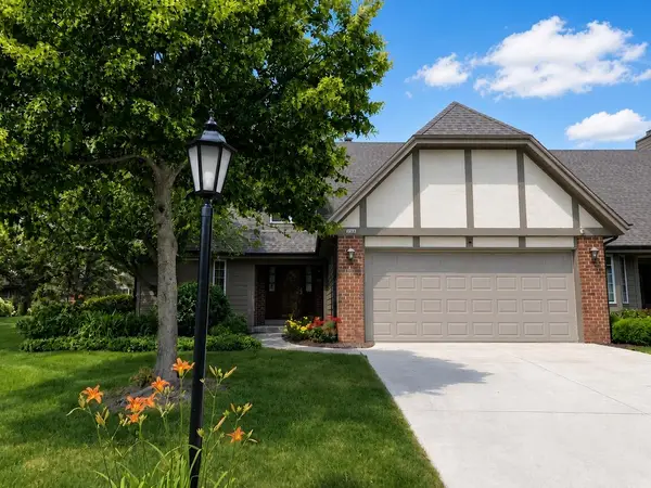 645 Willowick Ct, Brookfield, WI 53045