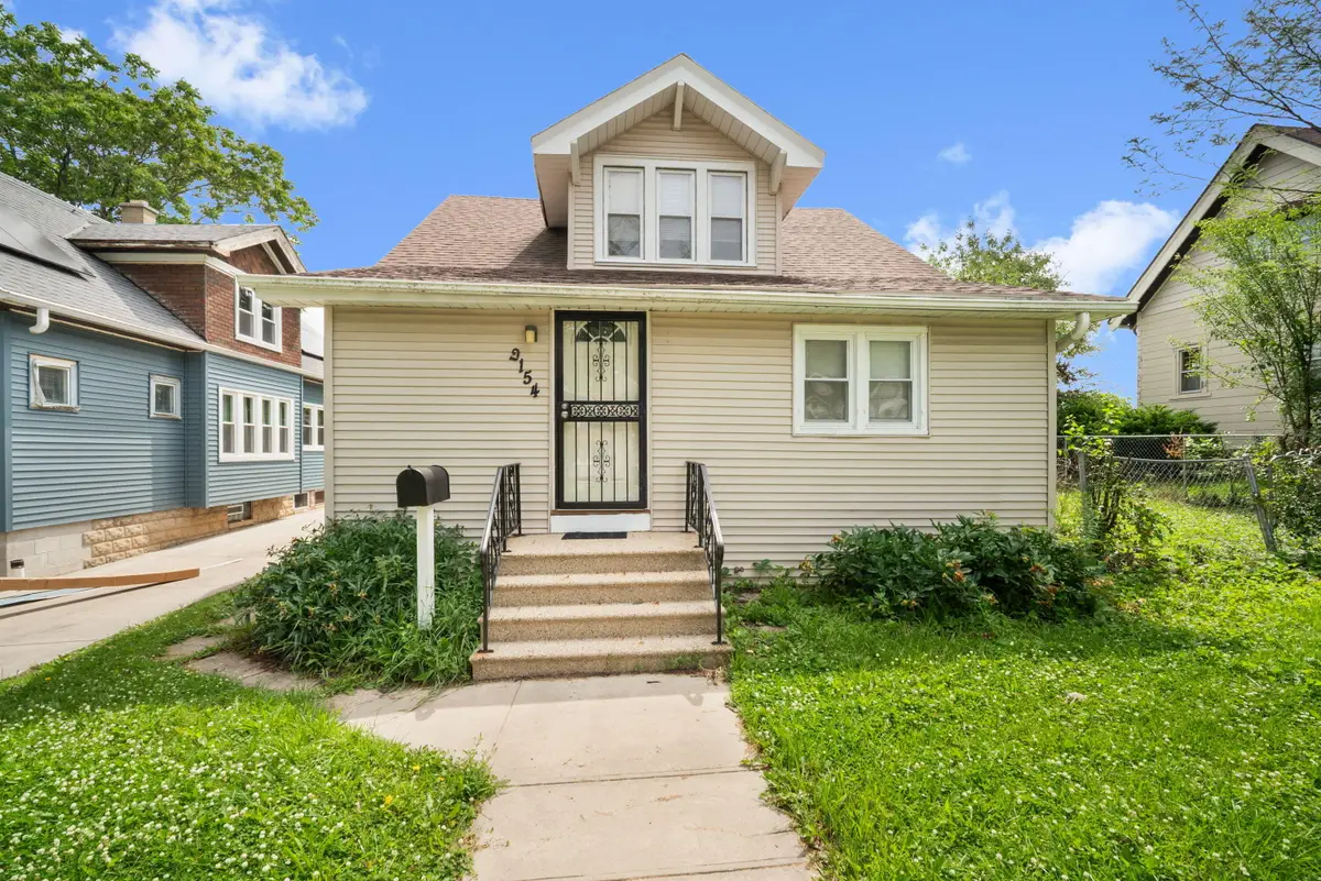 2154 S 86th St, West Allis, WI 53227 - #1