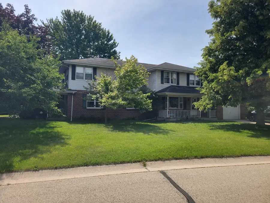 405 Foxmead Dr, Waterford, WI 53185 - #3