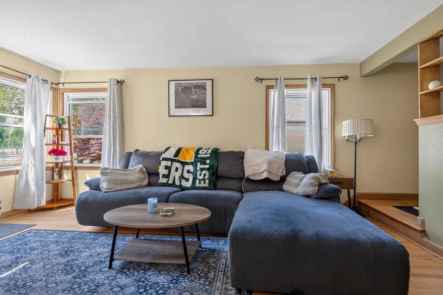 1826 E Fernwood Ave, Milwaukee, WI 53207 - #2