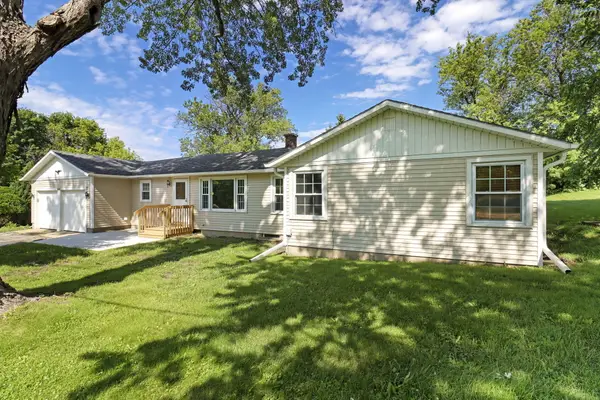 N6592 Lorraine Rd, Richmond, WI 53115