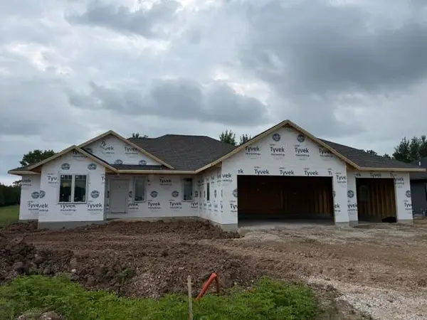 156 Wild Goose Ln, Sheboygan Falls, WI 53085
