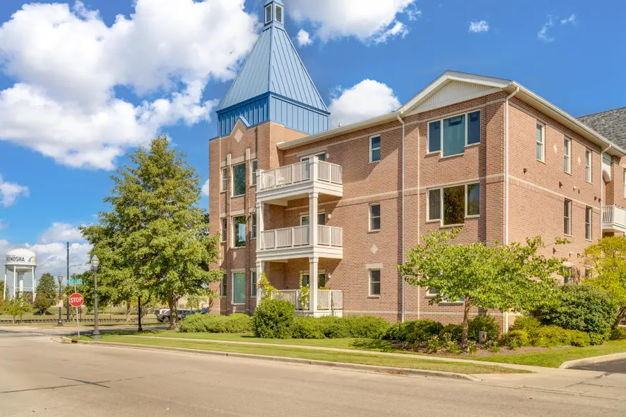 209 54th St, Kenosha, WI 53140 - #3