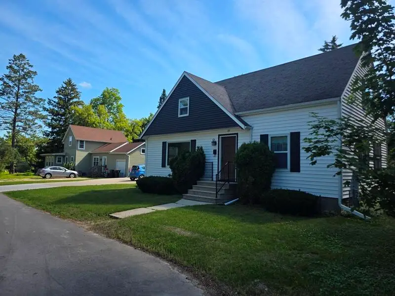 119 Hill Ct, Plymouth, WI 53073 - #1