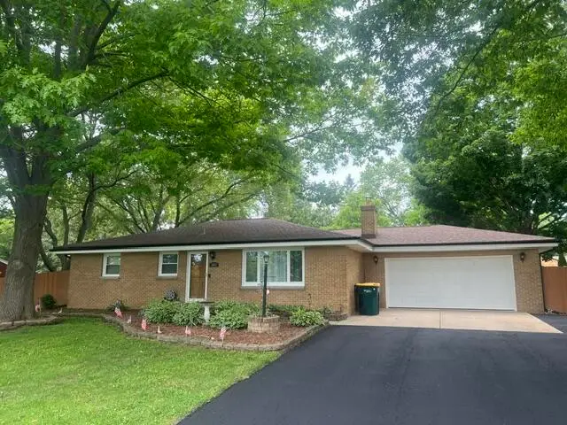7651 S Clement Ave, Oak Creek, WI 53154 - #2