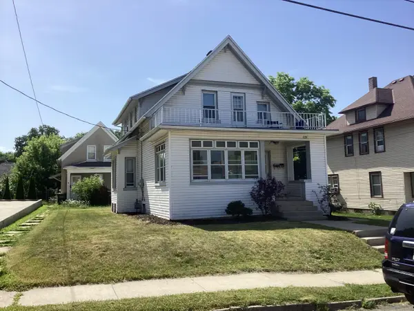 128 N 9th Ave, West Bend, WI 53095