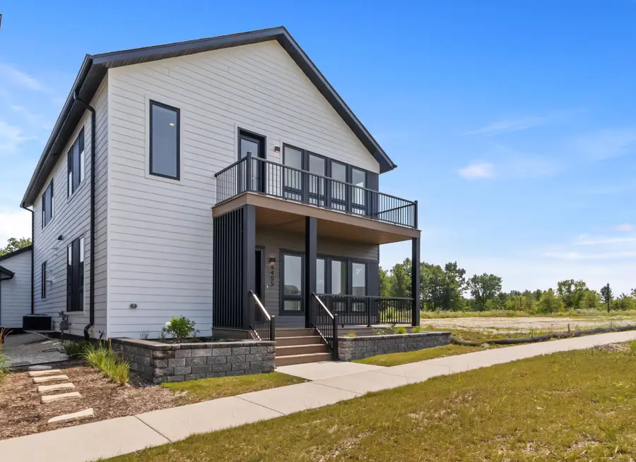 9405 S Cypress Pl, Oak Creek, WI 53154 - #3
