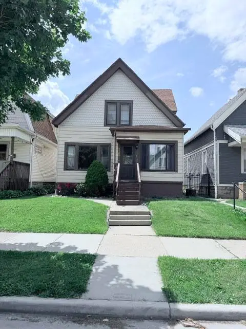1103 S 46th St, West Milwaukee, WI 53214