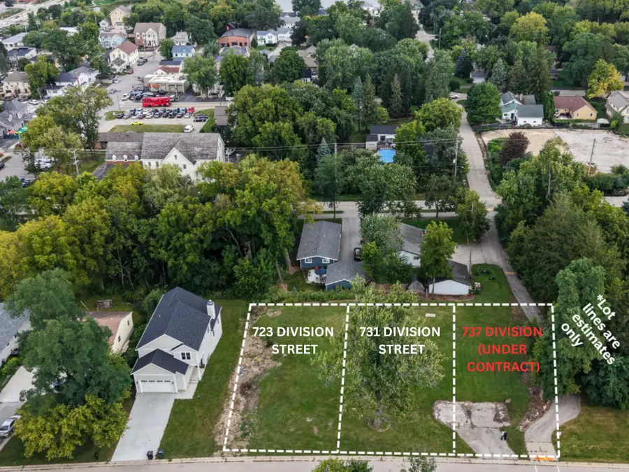 723 Division St, Delafield, WI 53018 - #2
