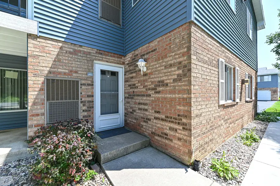 1243 N Sunnyslope Dr, Mount Pleasant, WI 53406 - #3