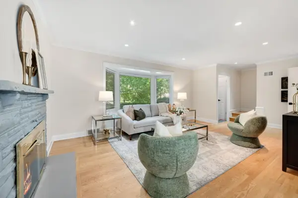 6261 N Bay Ridge Ave, Whitefish Bay, WI 53217