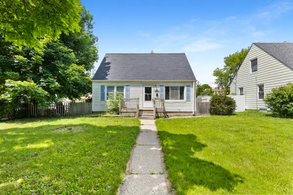5675 N 58th St, Milwaukee, WI 53218