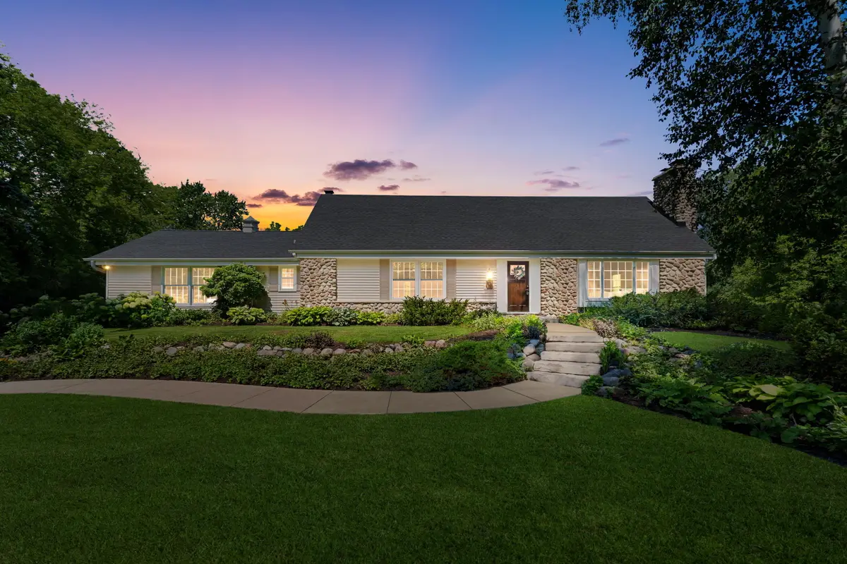 4838 W Glen Cove Ct, Mequon, WI 53092 - #1