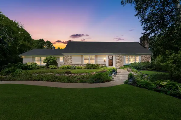 4838 W Glen Cove Ct, Mequon, WI 53092