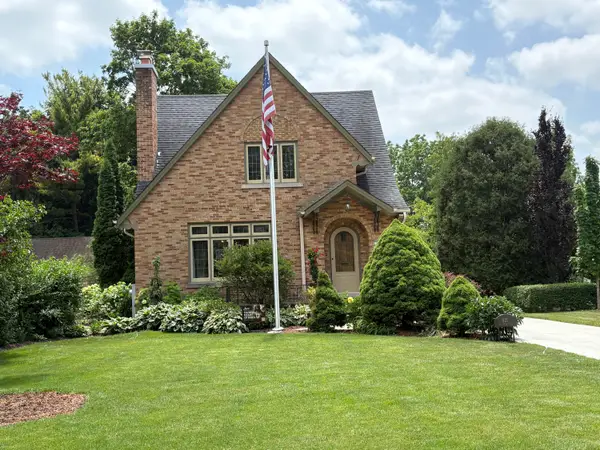 821 W Grand Ave, Port Washington, WI 53074