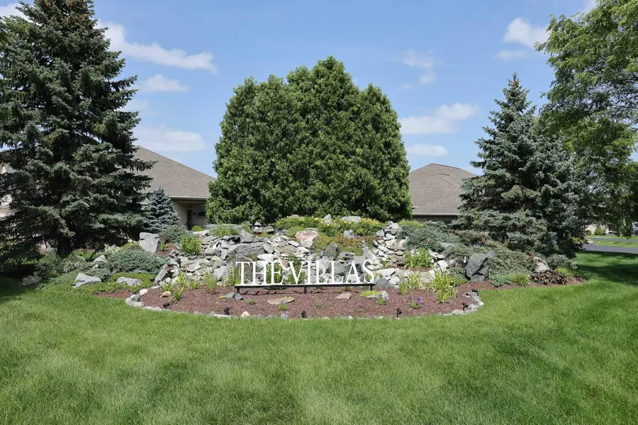3406 W Villa Dr, Franklin, WI 53132 - #2