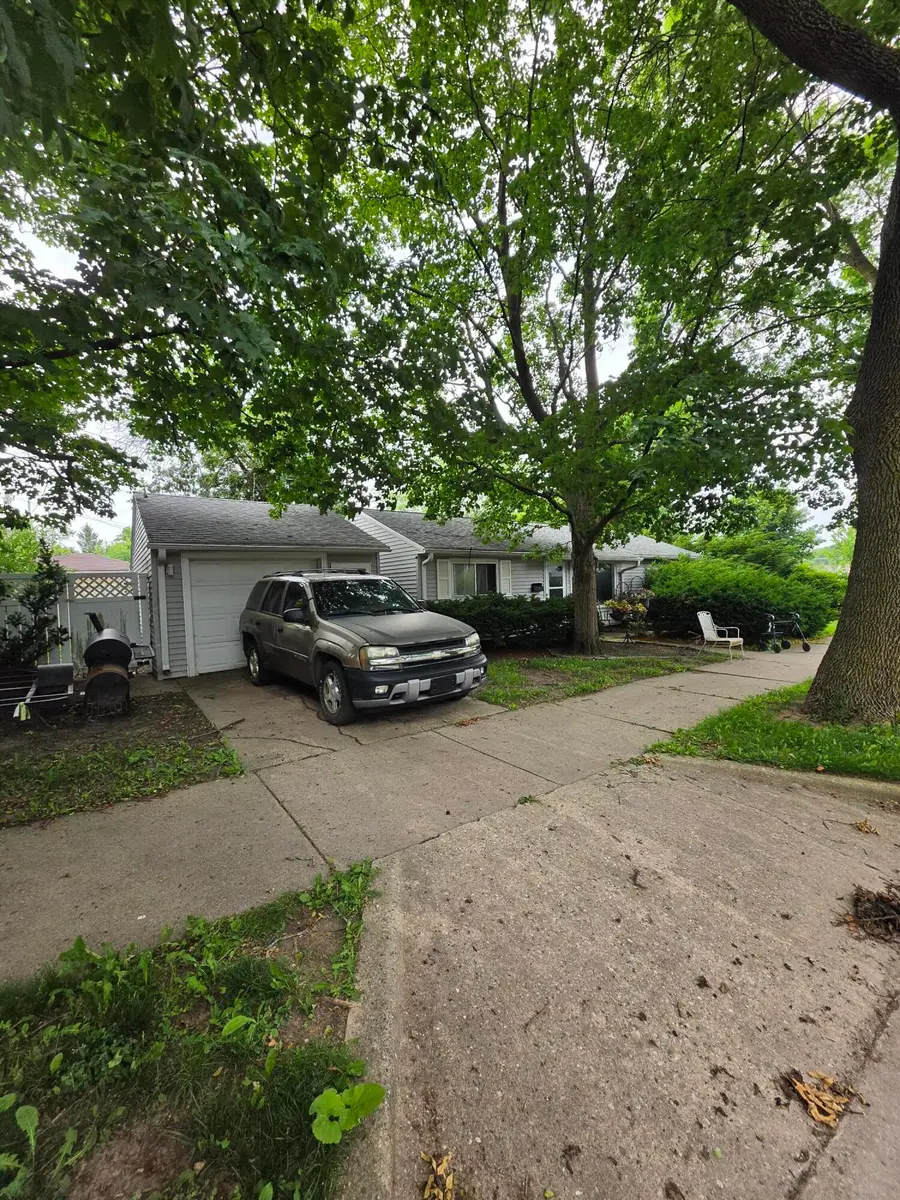 8329 W Auer Ave, Milwaukee, WI 53222 - #2
