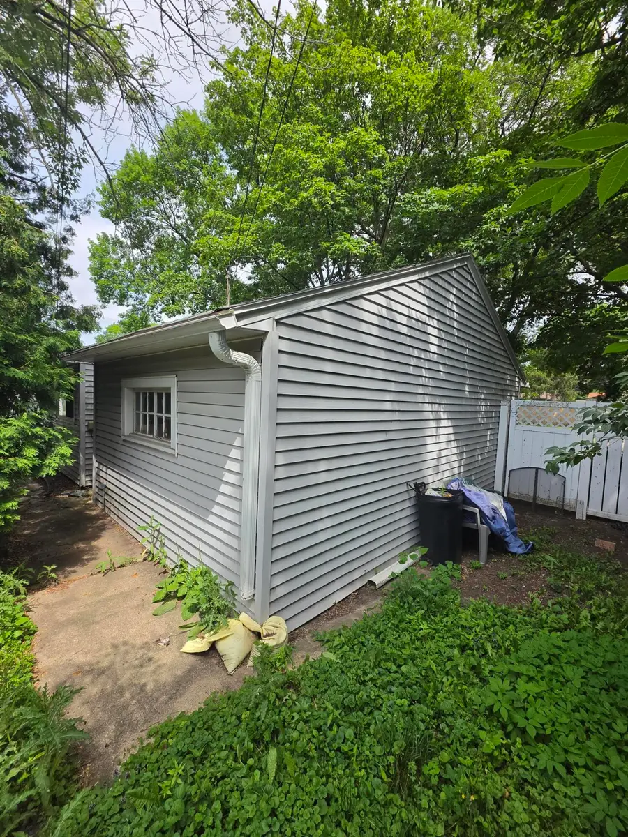 8329 W Auer Ave, Milwaukee, WI 53222 - #3