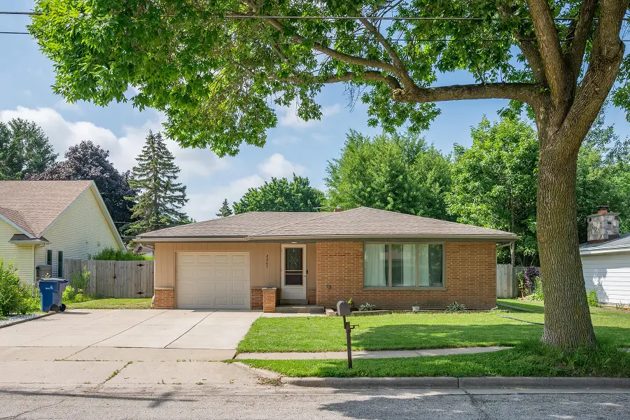 2267 W Grange Ave, Milwaukee, WI 53221 - #3