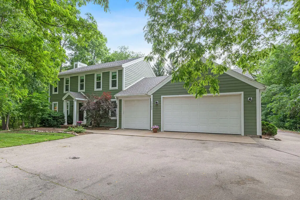 1703 Bark River Dr, Delafield, WI 53029 - #1