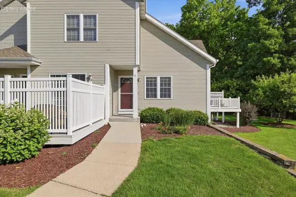 1941 Edwards St, East Troy, WI 53120