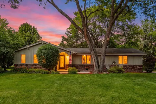 13960 James St, Brookfield, WI 53005